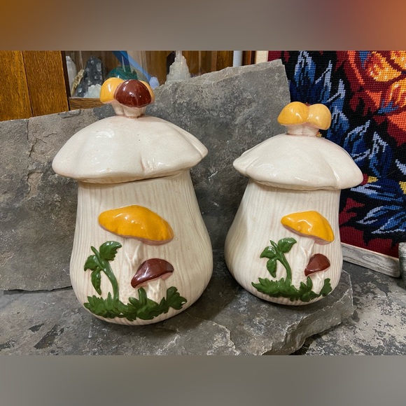 Pair of Vintage Mushroom Ceramic Canisters - Picture 2 of 13